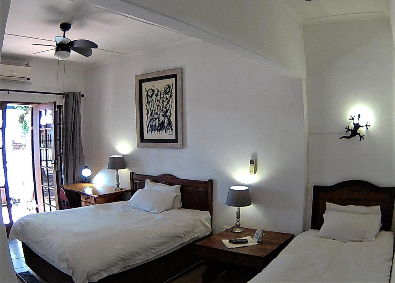 Kuru-Kuru Guesthouse Kuruman Bagian luar foto